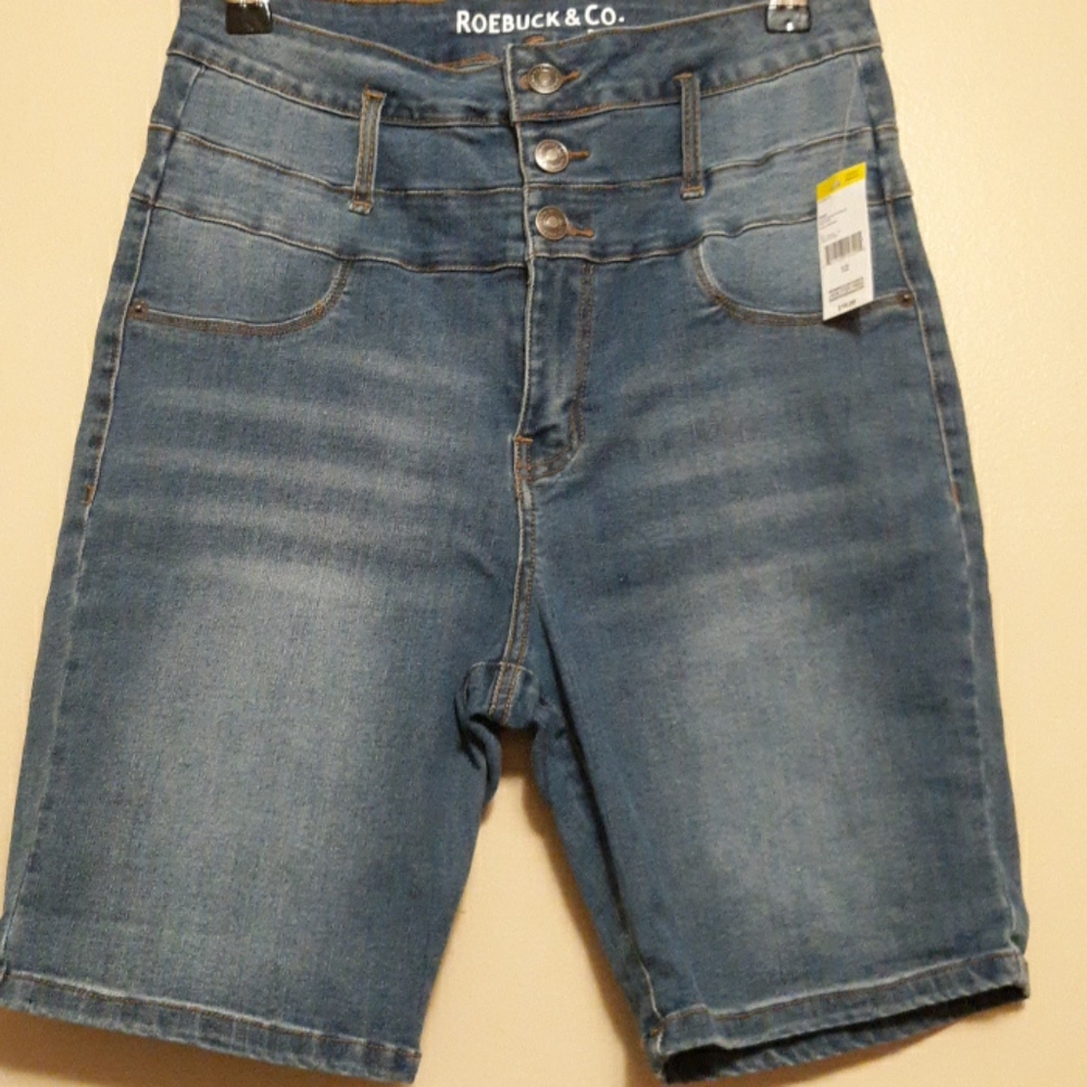 Women's Bermuda shorts